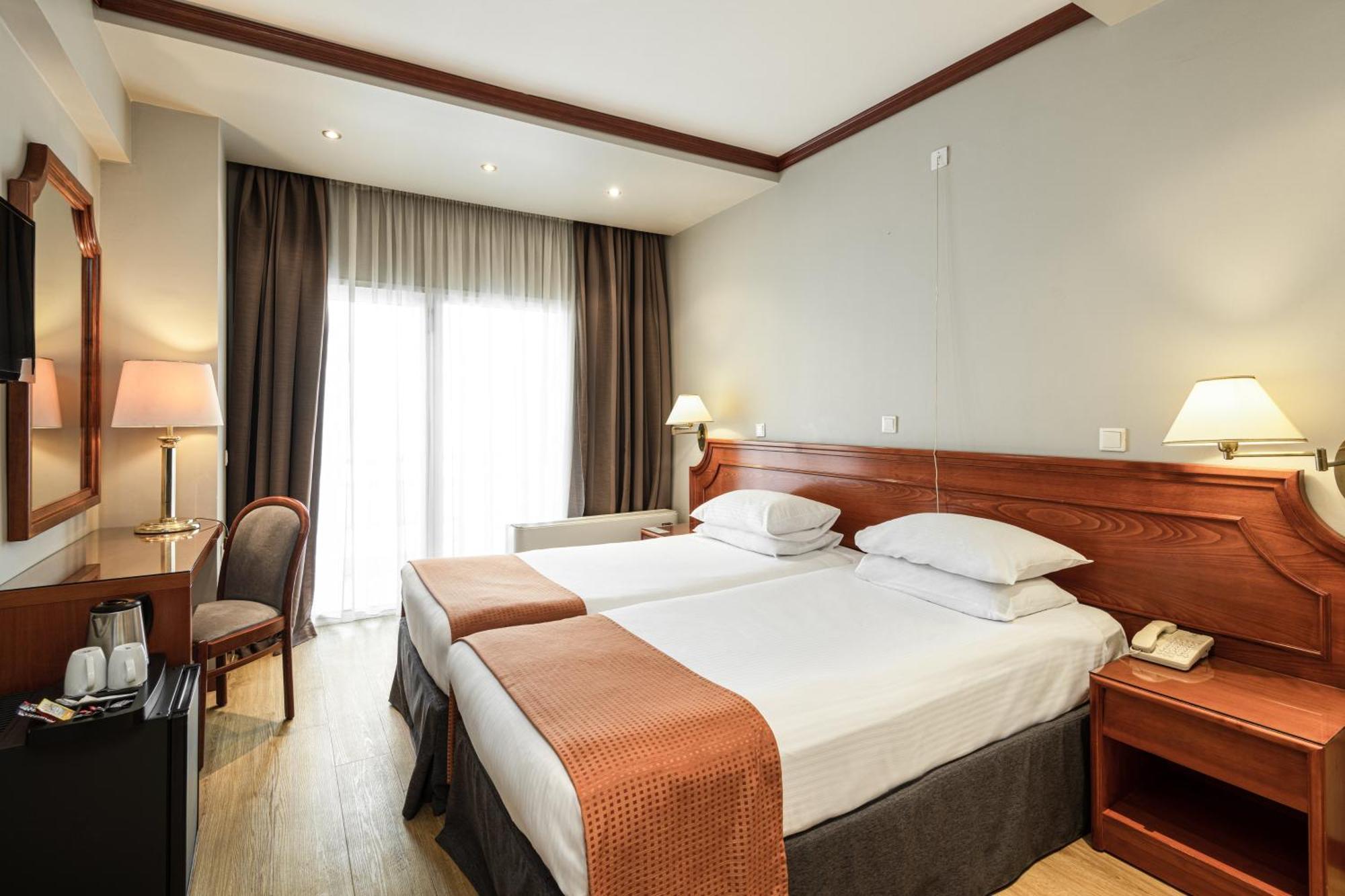 Holiday Inn Thessaloniki By Ihg Kültér fotó A room at the hotel
