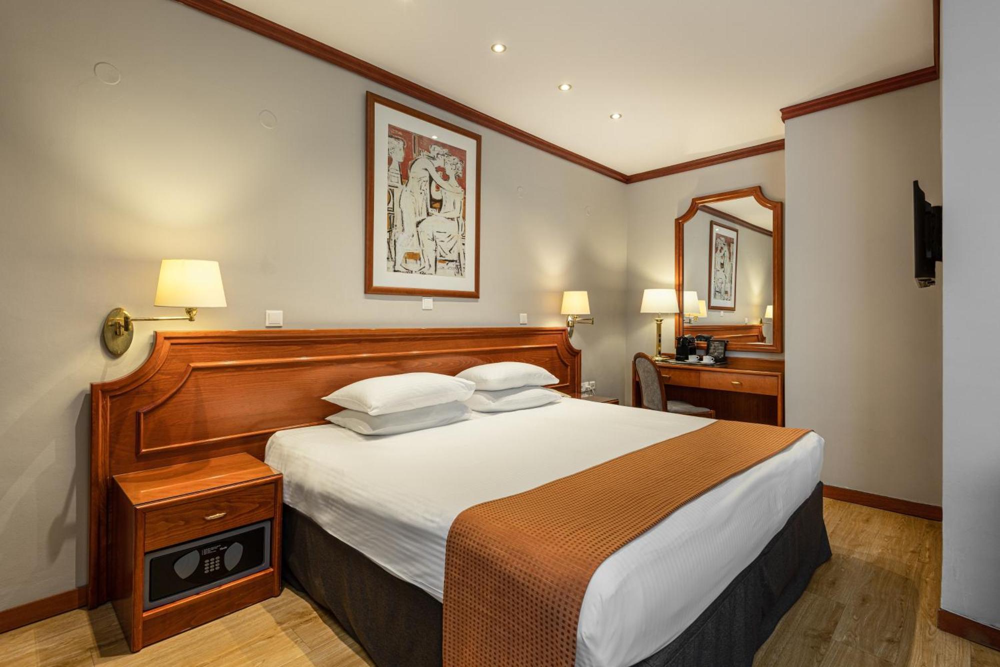 Holiday Inn Thessaloniki By Ihg Kültér fotó A room at the hotel